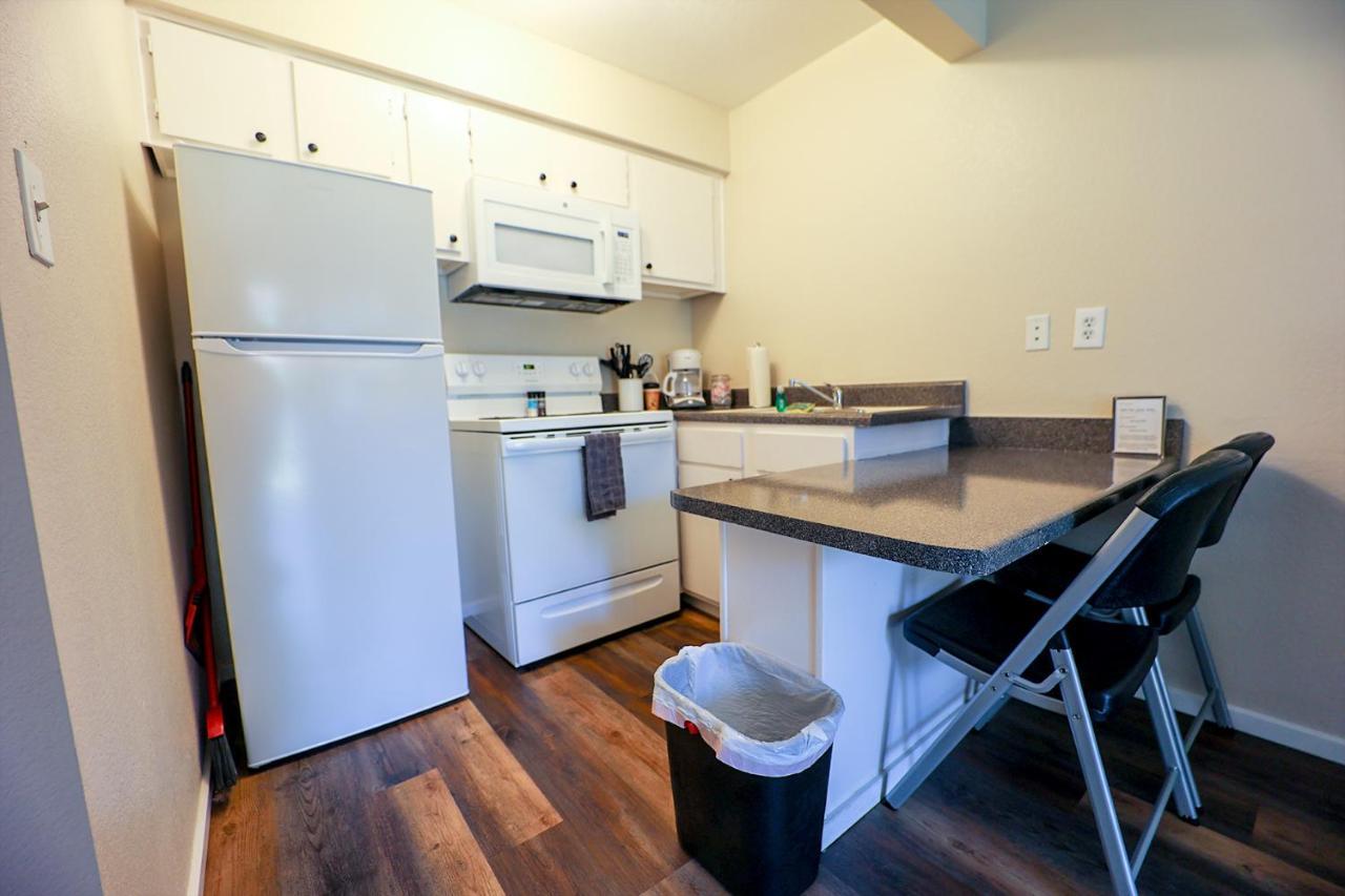 Venture On Country Club Apartment Mesa Exterior photo
